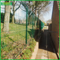 high quality made in China welded wire mesh fence with trangle bends